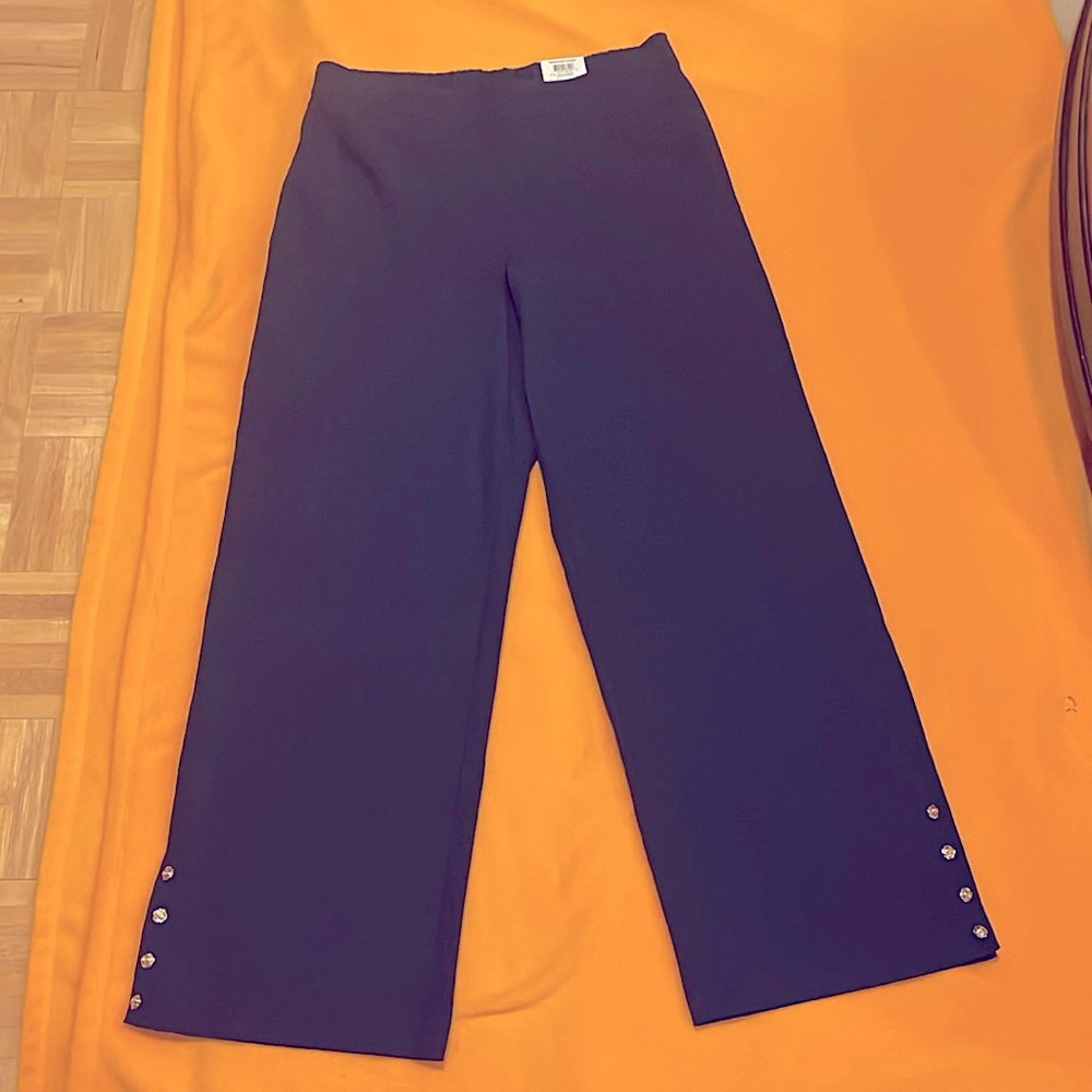 JM Collection women’s wide leg, comfort waistband pants navy blue. Size L. NWT